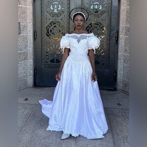 Vintage wedding dress